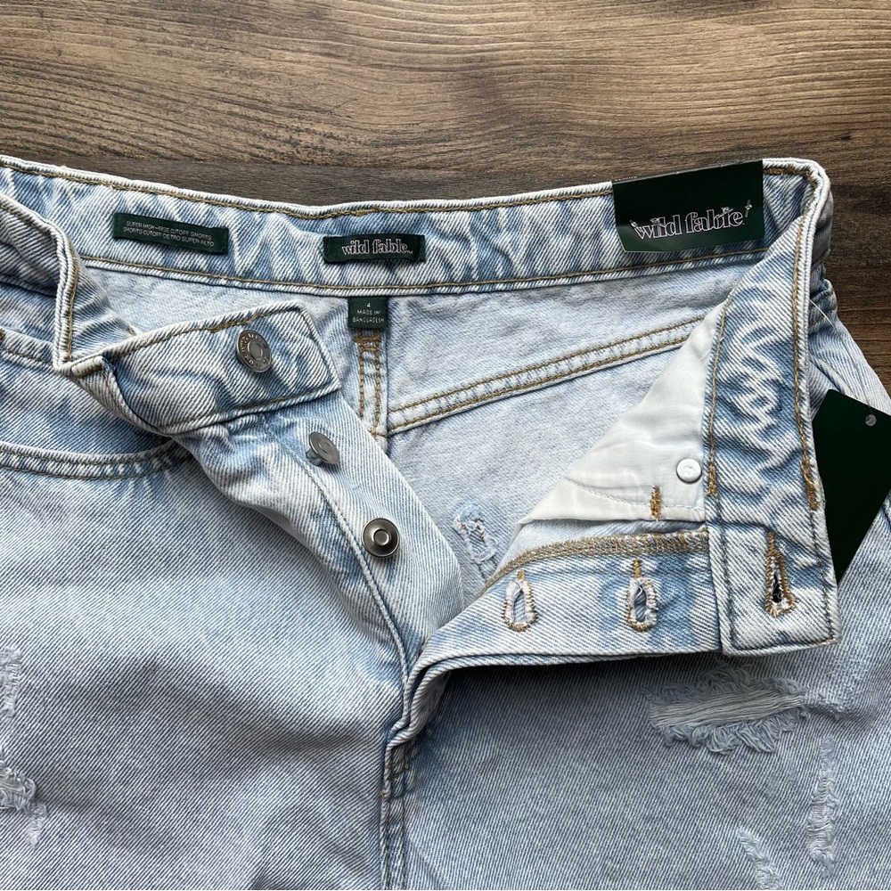 Wild Fable High-Rise Cutoff Midi Jean Shorts Light Wash 4 - Picture 3 of 5